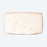 Queso de Leche Pasteurizada de Cabra Semicurado Entero cortado a la mitad | Quesos COVAP