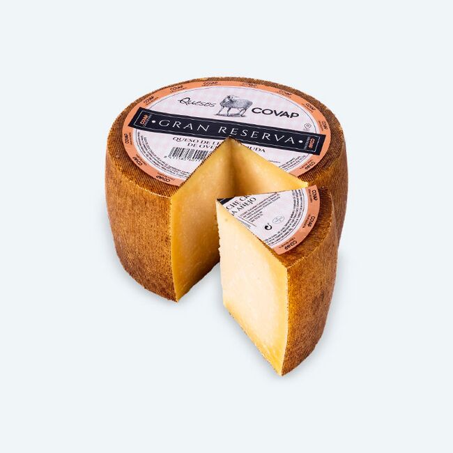 Queso de Leche Cruda De Oveja Añejo Gran Reserva visto desde arriba | Quesos COVAP